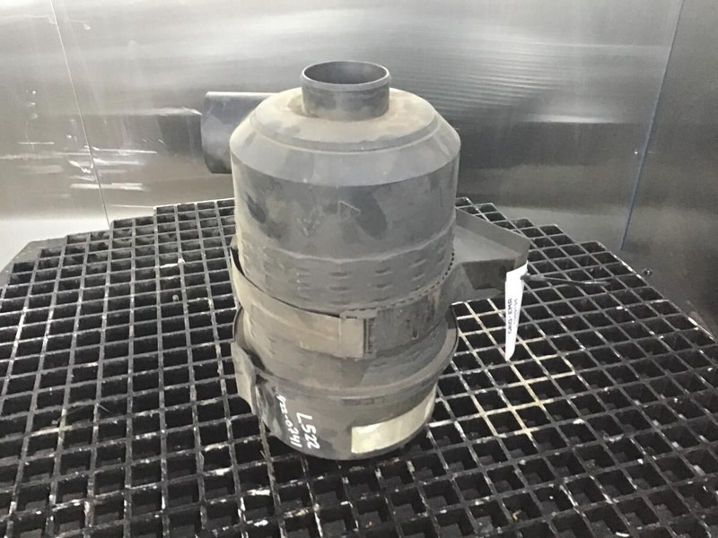 Liebherr Air Filter - نظام سحب الهواء: صورة 1 Liebherr Air Filter - نظام سحب الهواء: صورة 1