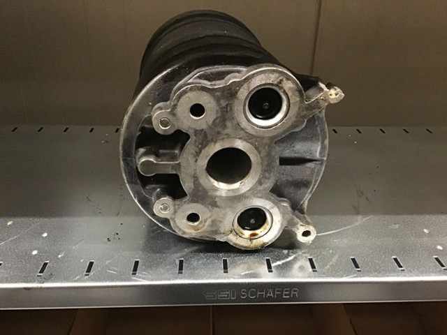 Liebherr Airco Compressor - ضاغط المكيف: صورة 1 Liebherr Airco Compressor - ضاغط المكيف: صورة 1