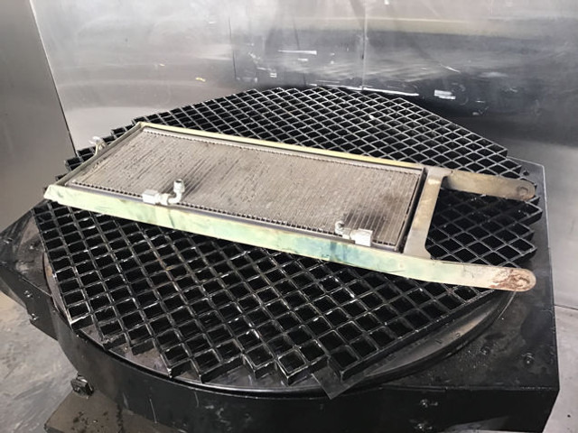 Liebherr Airco Condenser - جزء تكييف الهواء: صورة 1 Liebherr Airco Condenser - جزء تكييف الهواء: صورة 1