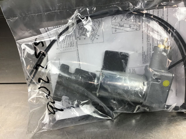 Liebherr Compressor - ضاغط المكيف: صورة 1 Liebherr Compressor - ضاغط المكيف: صورة 1