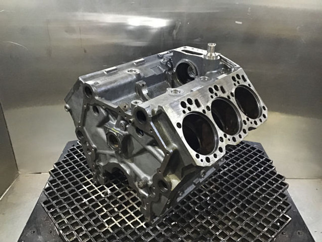 Liebherr Crankcase - أنبوب سحب الهواء: صورة 1 Liebherr Crankcase - أنبوب سحب الهواء: صورة 1