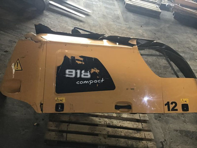 Liebherr Engine Hood - غطاء السيارة: صورة 1 Liebherr Engine Hood - غطاء السيارة: صورة 1