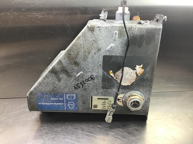 Liebherr Equalizing Reservoir - خزان التوسع: صورة 2 Liebherr Equalizing Reservoir - خزان التوسع: صورة 2