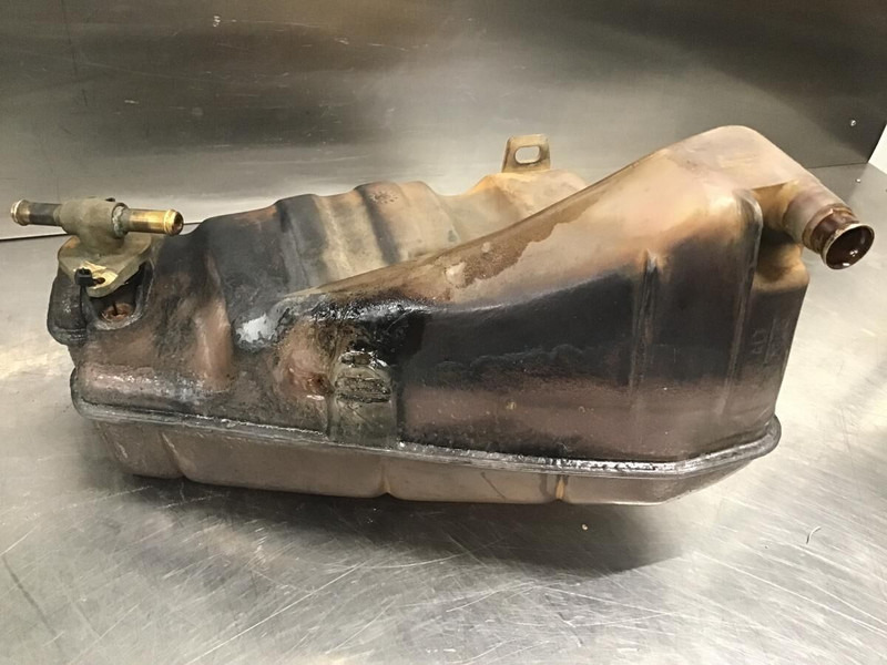 Liebherr Equalizing Reservoir - خزان التوسع: صورة 3 Liebherr Equalizing Reservoir - خزان التوسع: صورة 3