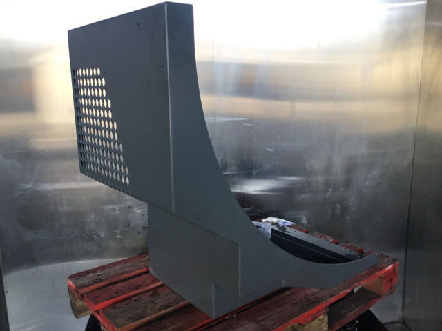 Liebherr Fender Left - هيكل السيارة الخارجية: صورة 1 Liebherr Fender Left - هيكل السيارة الخارجية: صورة 1