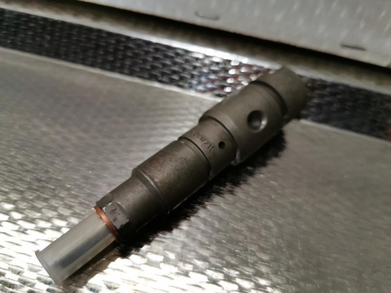 Liebherr Injection Nozzle 1645 Gerev - فلتر الوقود: صورة 2 Liebherr Injection Nozzle 1645 Gerev - فلتر الوقود: صورة 2