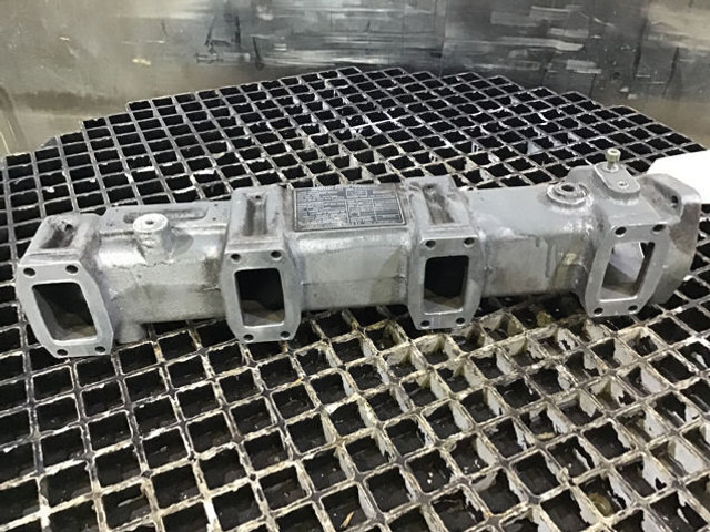 Liebherr Intakepipe - أنبوب سحب الهواء: صورة 1 Liebherr Intakepipe - أنبوب سحب الهواء: صورة 1