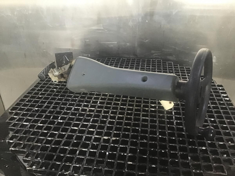 Liebherr L550 / L556 / L566 / L576 / L580 / L586 - عمود التوجيه: صورة 2 Liebherr L550 / L556 / L566 / L576 / L580 / L586 - عمود التوجيه: صورة 2