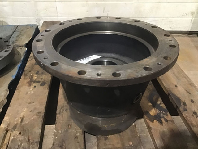 Liebherr Output Shaft Housing - محور: صورة 1 Liebherr Output Shaft Housing - محور: صورة 1