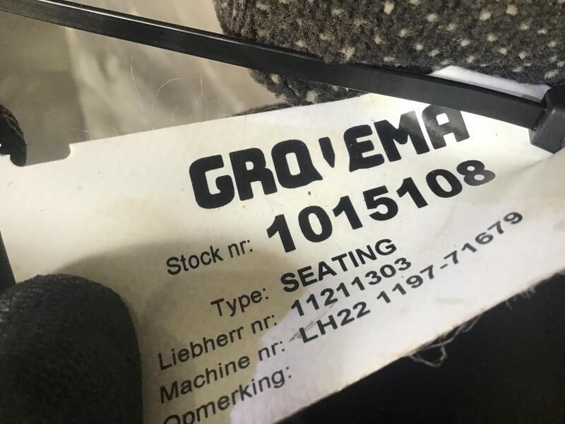 Liebherr R926 COMP / R946 LC / R946 LC-V / R946 NLC / R946 S-HD / R950 / R950 LC-V / R950 S-HD / R922 LC / R926 LC / R920 LC / R920 NLC / - مقعد: صورة 3 Liebherr R926 COMP / R946 LC / R946 LC-V / R946 NLC / R946 S-HD / R950 / R950 LC-V / R950 S-HD / R922 LC / R926 LC / R920 LC / R920 NLC / - مقعد: صورة 3