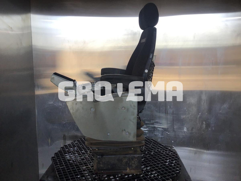 Liebherr R926 COMP / R946 LC / R946 LC-V - مقعد: صورة 3 Liebherr R926 COMP / R946 LC / R946 LC-V - مقعد: صورة 3