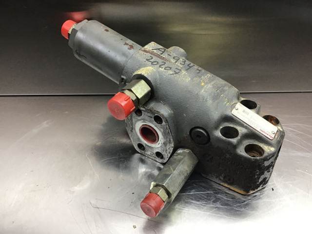 Liebherr Safety Valve - صمام: صورة 1 Liebherr Safety Valve - صمام: صورة 1
