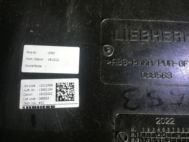 Liebherr Side Door Right Front - باب و قطع الغيار: صورة 1 Liebherr Side Door Right Front - باب و قطع الغيار: صورة 1