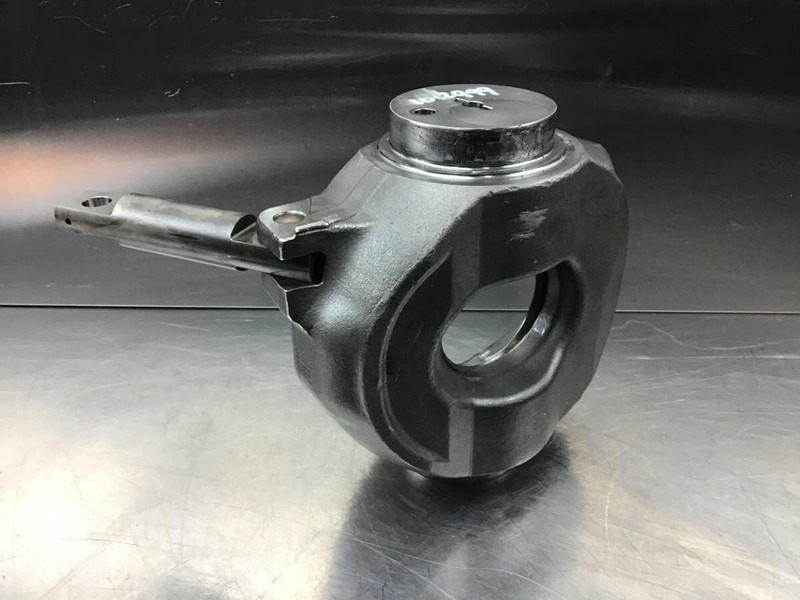 Liebherr Swivel Yoke - مفصل التوجيه: صورة 2 Liebherr Swivel Yoke - مفصل التوجيه: صورة 2