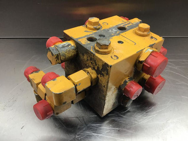 Liebherr Valve Distribution Block - أجهزة هيدروليكية: صورة 2 Liebherr Valve Distribution Block - أجهزة هيدروليكية: صورة 2