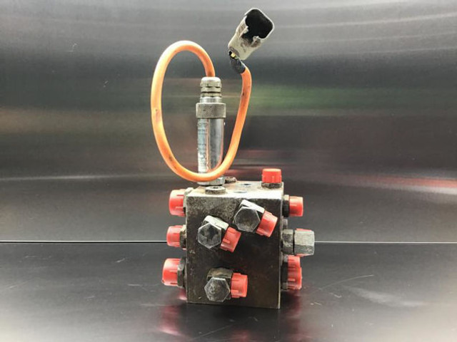 Liebherr Valve Distribution Block - أجهزة هيدروليكية: صورة 2 Liebherr Valve Distribution Block - أجهزة هيدروليكية: صورة 2