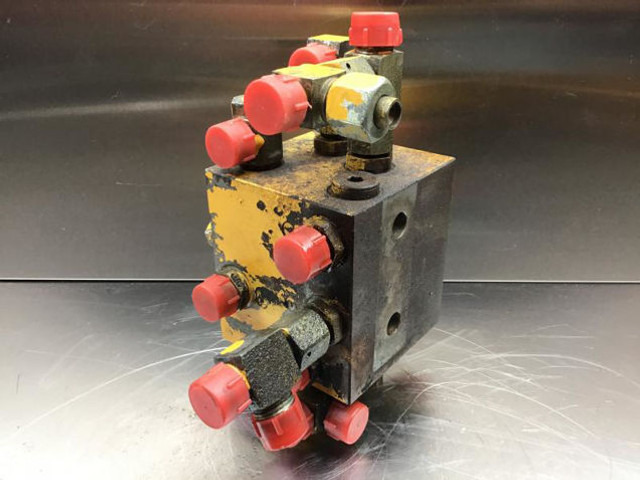 Liebherr Valve Distribution Block - أجهزة هيدروليكية: صورة 3 Liebherr Valve Distribution Block - أجهزة هيدروليكية: صورة 3