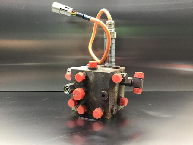 Liebherr Valve Distribution Block - أجهزة هيدروليكية: صورة 3 Liebherr Valve Distribution Block - أجهزة هيدروليكية: صورة 3