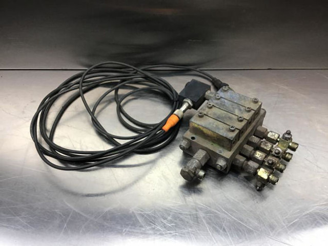 Liebherr Valve Distribution Block - أجهزة هيدروليكية: صورة 5 Liebherr Valve Distribution Block - أجهزة هيدروليكية: صورة 5
