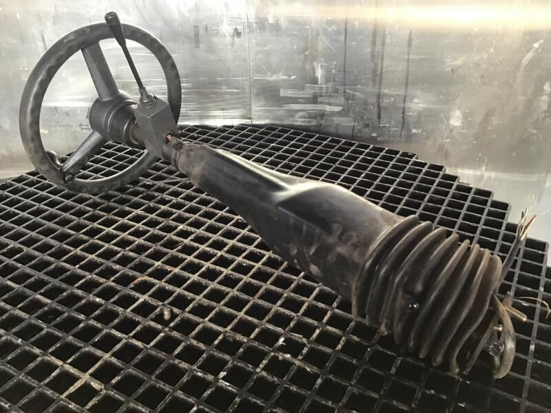 Liebherr - عمود التوجيه: صورة 2 Liebherr - عمود التوجيه: صورة 2