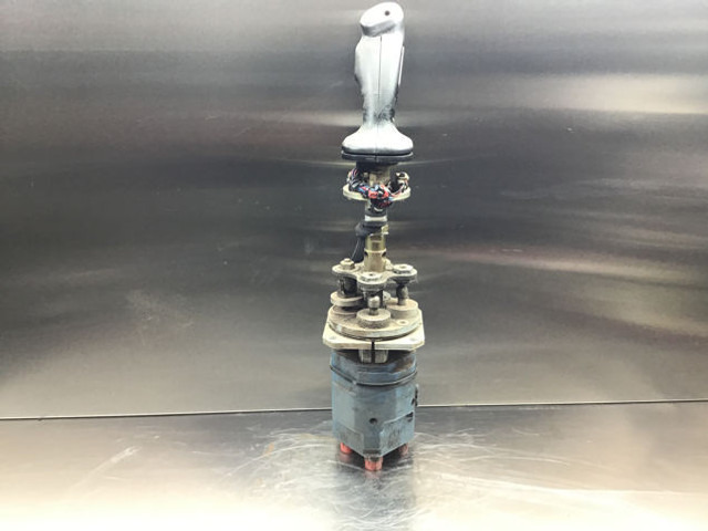 Rexroth Pilot Control Unit - عتلة تبديل السرعة: صورة 1 Rexroth Pilot Control Unit - عتلة تبديل السرعة: صورة 1