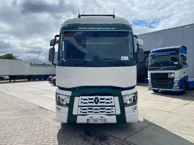 Renault T520 Comfort / 6x2/4 / Steering Axle / Hub Reduction / 208.250Km - مقطورة السحب: صورة 2 Renault T520 Comfort / 6x2/4 / Steering Axle / Hub Reduction / 208.250Km - مقطورة السحب: صورة 2