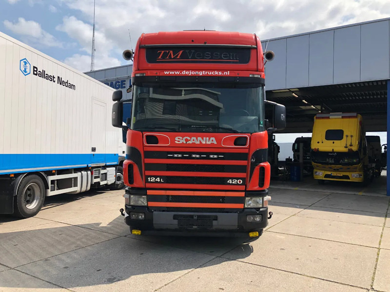 Scania R124-420 / Semi-Automatic / Euro 3 - مقطورة السحب: صورة 2 Scania R124-420 / Semi-Automatic / Euro 3 - مقطورة السحب: صورة 2