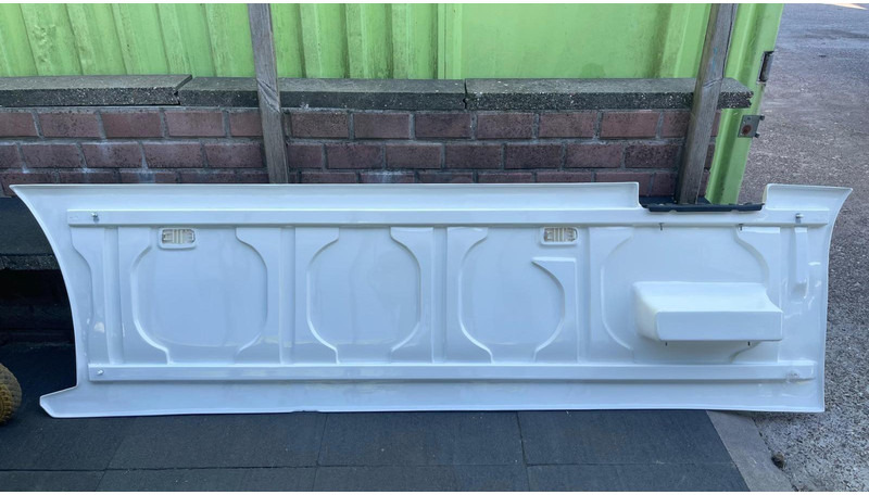 Scania Side Skirt Scania zijskirts - الإيروديناميكية/ الجناح الخلفي - شاحنة: صورة 3 Scania Side Skirt Scania zijskirts - الإيروديناميكية/ الجناح الخلفي - شاحنة: صورة 3