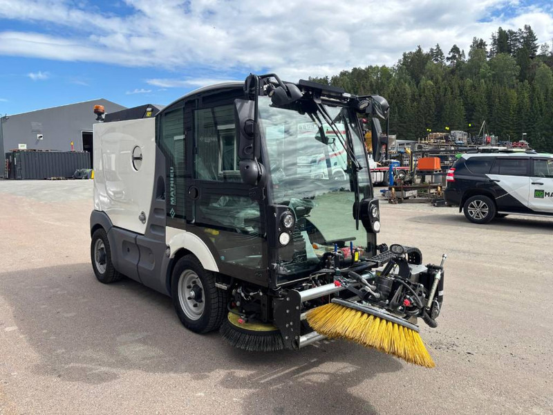 Mathieu MC-210 Azura Flex Street Sweeper - سياره كنس شوارع: صورة 2 Mathieu MC-210 Azura Flex Street Sweeper - سياره كنس شوارع: صورة 2