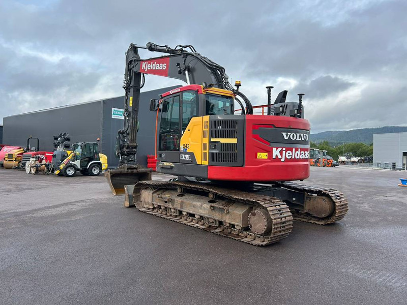 Volvo ECR 235 EL - حفار زاحف: صورة 2 Volvo ECR 235 EL - حفار زاحف: صورة 2