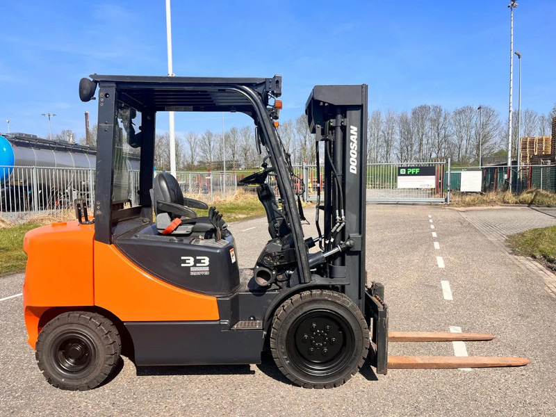 Doosan D33S- 7 - رافعة شوكية ديزل: صورة 1 Doosan D33S- 7 - رافعة شوكية ديزل: صورة 1