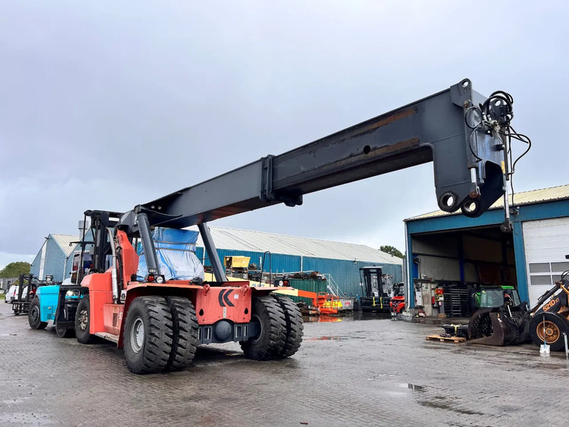 Kalmar For Parts Reach Stacker - آلة حمل الحاويات في الأماكن الصغيرة: صورة 3 Kalmar For Parts Reach Stacker - آلة حمل الحاويات في الأماكن الصغيرة: صورة 3