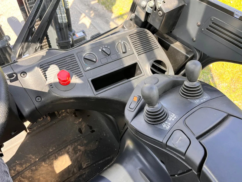 رافعة شوكية كهربائية Linde E35HL-01: صورة 13 رافعة شوكية كهربائية Linde E35HL-01: صورة 13