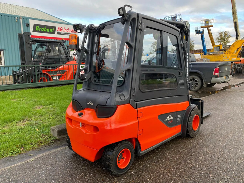Linde E35L-01 - رافعة شوكية كهربائية: صورة 5 Linde E35L-01 - رافعة شوكية كهربائية: صورة 5