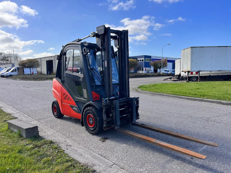Linde H30T-02 - رافعة شوكية تعمل بالغاز: صورة 3 Linde H30T-02 - رافعة شوكية تعمل بالغاز: صورة 3