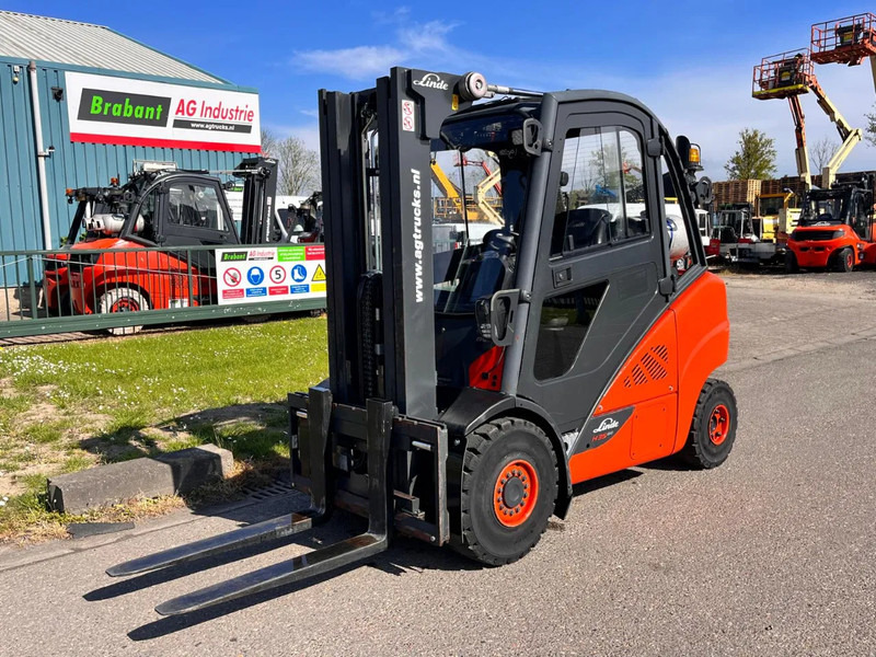 Linde H35T-02 - رافعة شوكية تعمل بالغاز: صورة 4 Linde H35T-02 - رافعة شوكية تعمل بالغاز: صورة 4