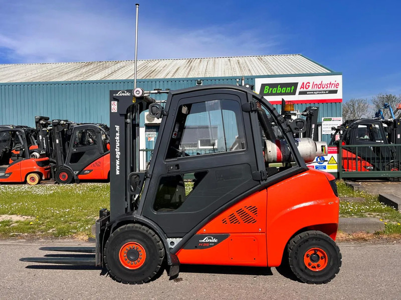 Linde H35T-02 - رافعة شوكية تعمل بالغاز: صورة 2 Linde H35T-02 - رافعة شوكية تعمل بالغاز: صورة 2