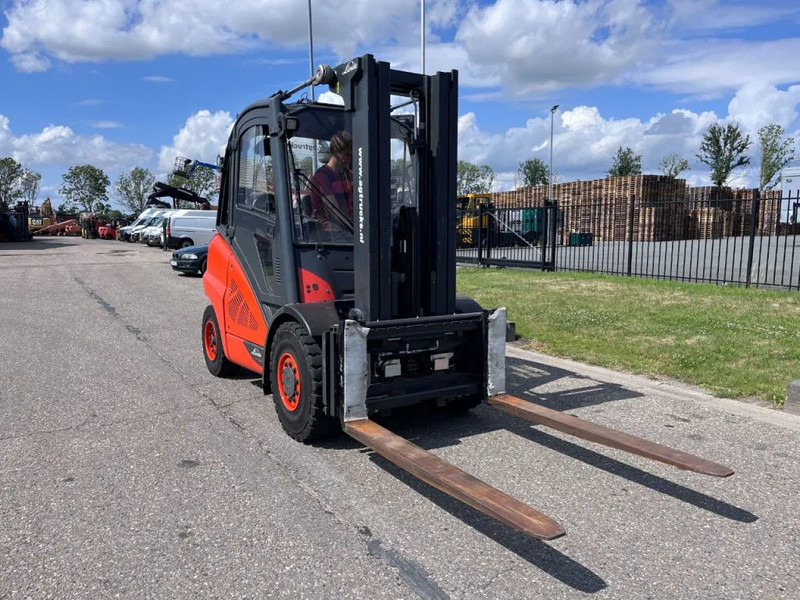 Linde H50T-02 - رافعة شوكية تعمل بالغاز: صورة 3 Linde H50T-02 - رافعة شوكية تعمل بالغاز: صورة 3