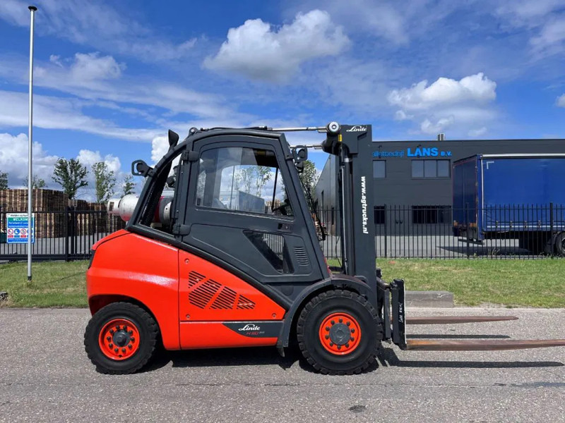 Linde H50T-02 - رافعة شوكية تعمل بالغاز: صورة 1 Linde H50T-02 - رافعة شوكية تعمل بالغاز: صورة 1