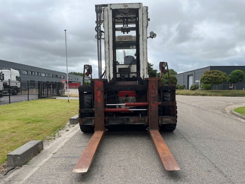 Svetruck 25 120 45 - رافعة شوكية ديزل: صورة 4 Svetruck 25 120 45 - رافعة شوكية ديزل: صورة 4