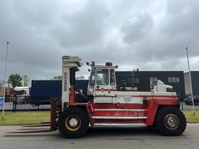 Svetruck 25 120 45 - رافعة شوكية ديزل: صورة 2 Svetruck 25 120 45 - رافعة شوكية ديزل: صورة 2