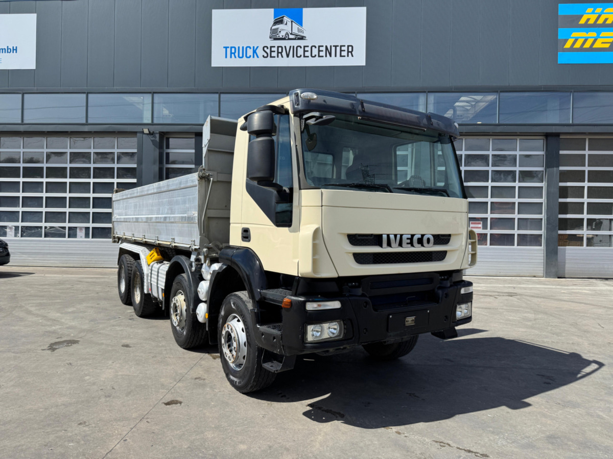 IVECO Trakker 450 8x4 - شاحنة قلاب: صورة 4 IVECO Trakker 450 8x4 - شاحنة قلاب: صورة 4