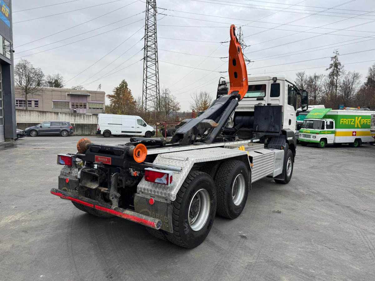 MAN TGS 33.480 6x4 Moser Haken 53'000Km - شاحنة برافعة خطافية: صورة 5 MAN TGS 33.480 6x4 Moser Haken 53'000Km - شاحنة برافعة خطافية: صورة 5