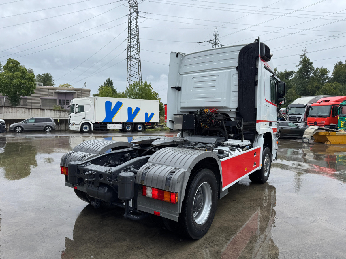 MERCEDES Actros 2044 4x4 - رأس تريلا: صورة 5 MERCEDES Actros 2044 4x4 - رأس تريلا: صورة 5