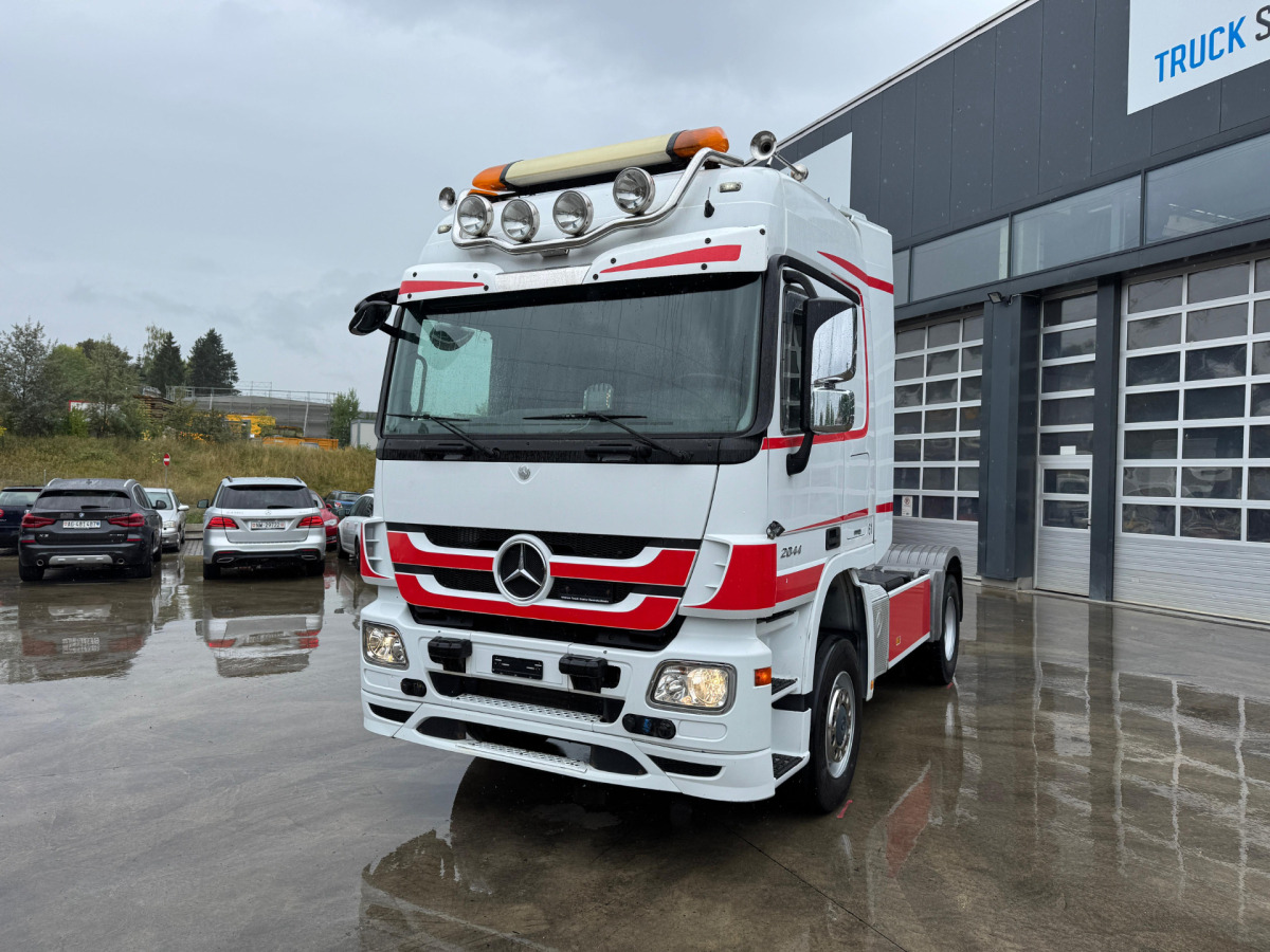 MERCEDES Actros 2044 4x4 - رأس تريلا: صورة 1 MERCEDES Actros 2044 4x4 - رأس تريلا: صورة 1