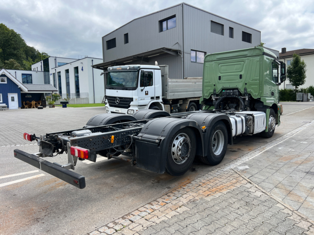 شاحنة بهيكل معدني للمقصورة MERCEDES Actros 2543 6x2: صورة 11
