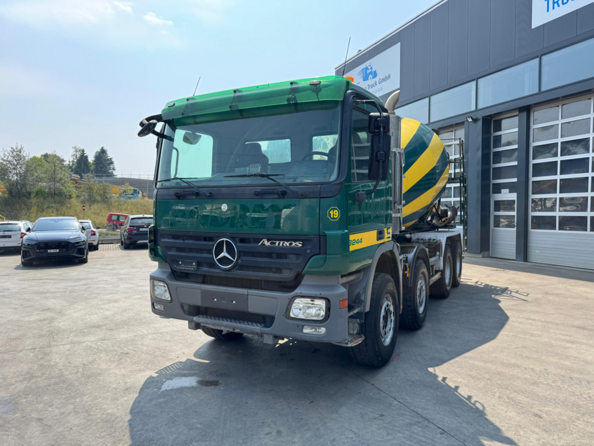 MERCEDES Actros 3244 8x4 Liebherr 9m3 - شاحنة خلاطة خرسانة: صورة 1 MERCEDES Actros 3244 8x4 Liebherr 9m3 - شاحنة خلاطة خرسانة: صورة 1