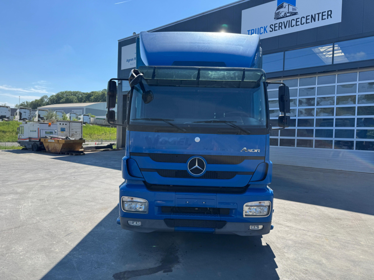 MERCEDES Axor 1833 4x2 - شاحنة ذات ستائر جانبية: صورة 2 MERCEDES Axor 1833 4x2 - شاحنة ذات ستائر جانبية: صورة 2