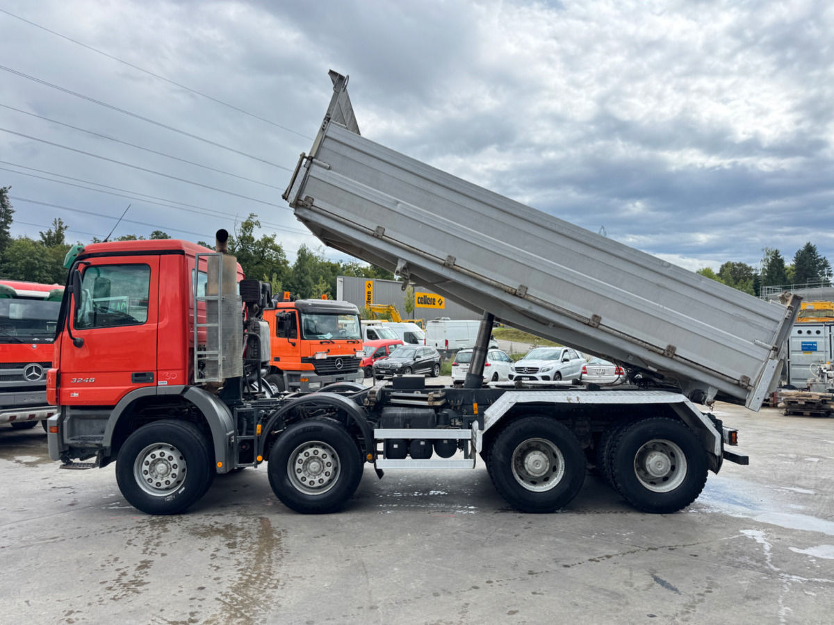 MERCEDES BENZ ACTROS 3246 C9792 - شاحنة قلاب: صورة 2 MERCEDES BENZ ACTROS 3246 C9792 - شاحنة قلاب: صورة 2