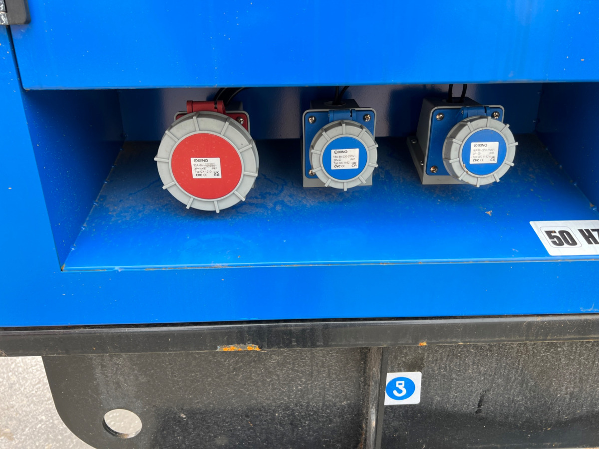 Marke Field Energy 140KVA/110KVA - مجموعة المولد: صورة 2 Marke Field Energy 140KVA/110KVA - مجموعة المولد: صورة 2